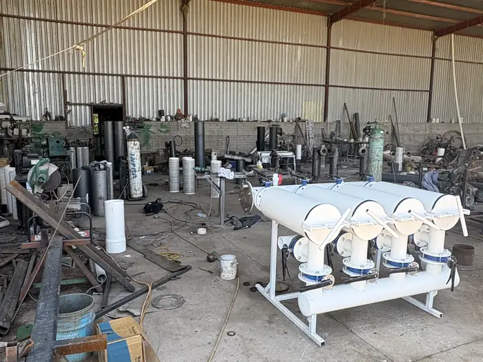 Interior del taller OAKs Filtration en Chihuahua